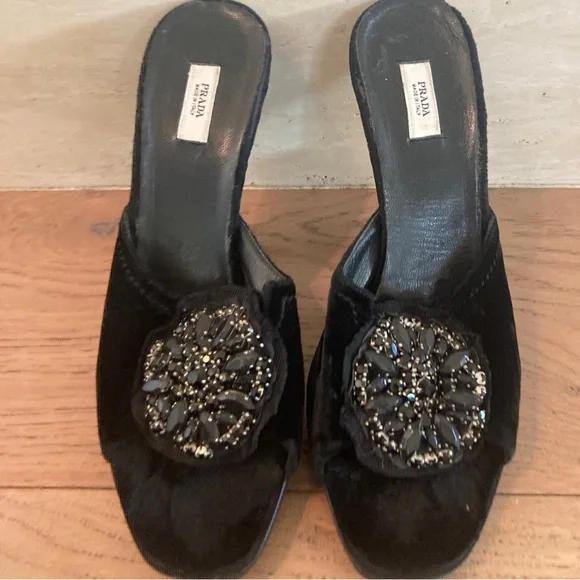 Prada, vintage, velvet and rhinestone high heel - Picture 1 of 7